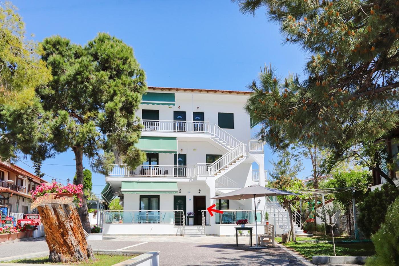 Agapitos Apartments Nikiti  Exterior photo